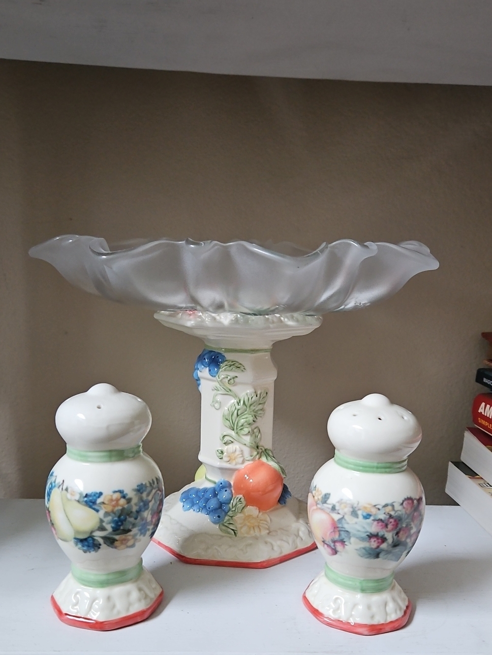 SWEET COUNTRY HARVEST Salt & Pepper Shaker Set &  Candle / Plate Pillar